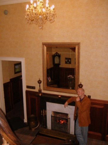 h_entryhall.jpg