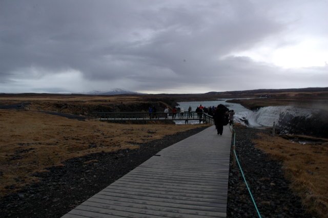 b_gullfossboardwalk2.jpg