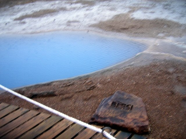 e_bluegeysir.jpg