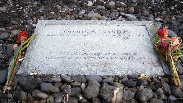 _lindberghgrave_2.jpg