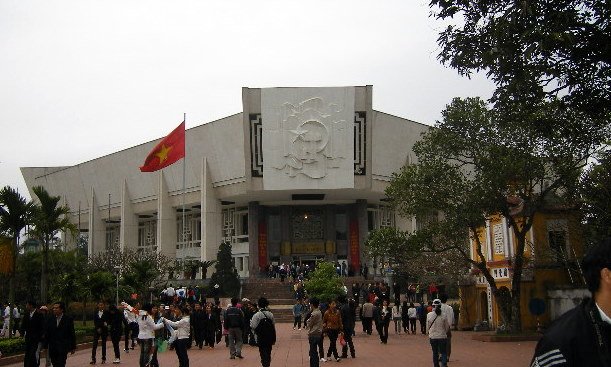 hochiminhmuseum.jpg