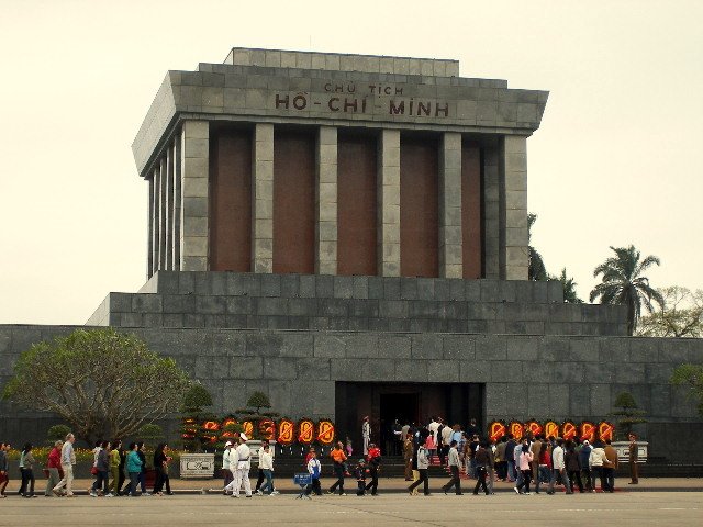 hochiminhsmasoleum.jpg