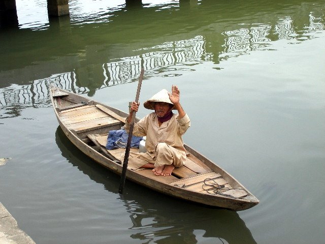 oldguyincanoe.jpg