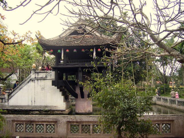 onepillarpagoda.jpg